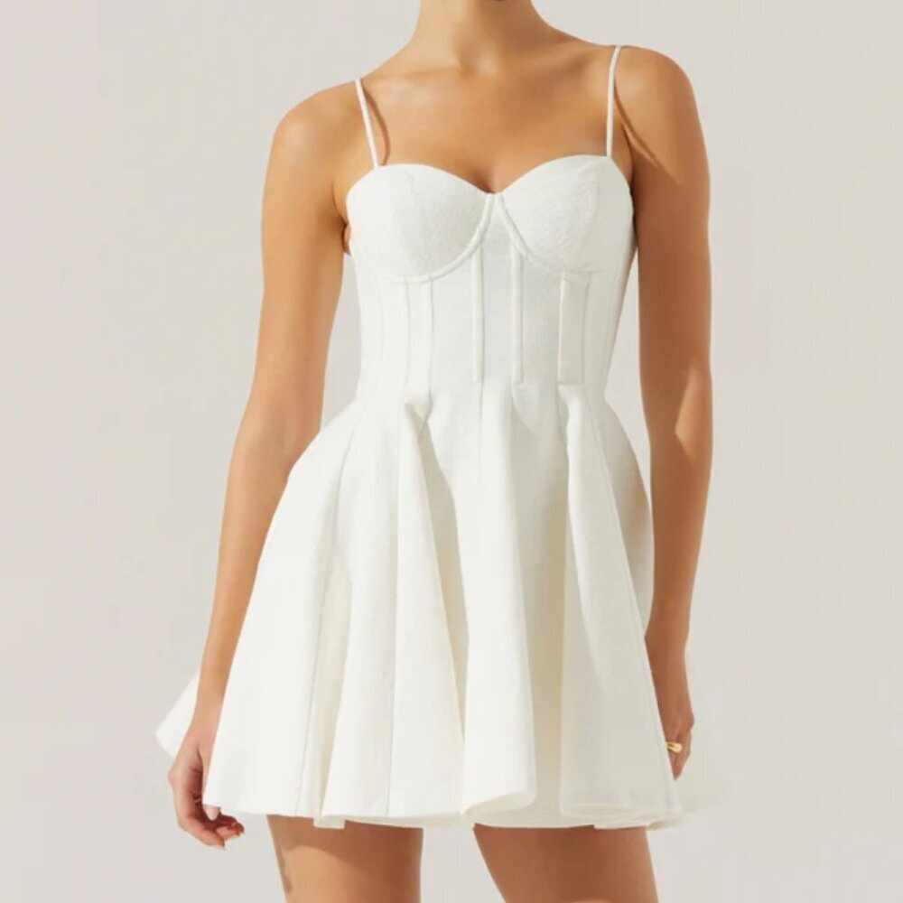 ASTR the Label Fenna Dress in White size Medium - Picture 1 of 1